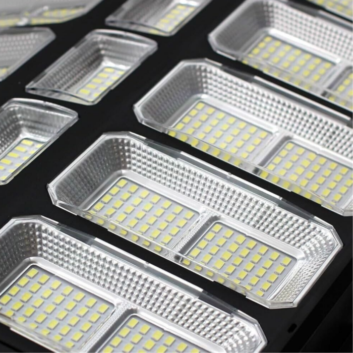 Lampione Solare 2000W Crepuscolare | IP67 Impermeabile, Luce Bianca + Staffa Gratis