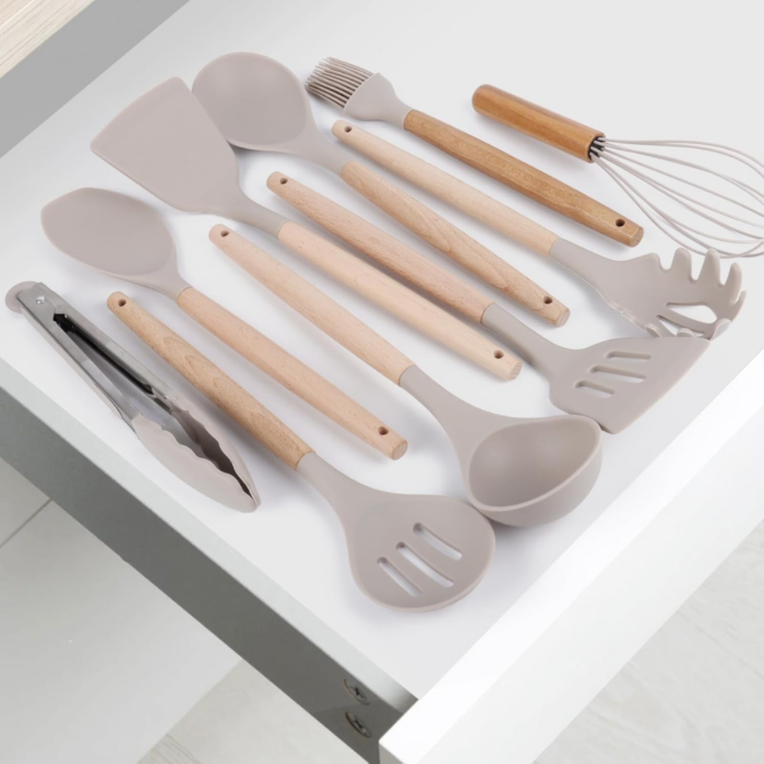 Set 11 Utensili da Cucina + Cestello in Silicone Premium, Manici in Legno, Resistenti al Calore, Antiaderenti